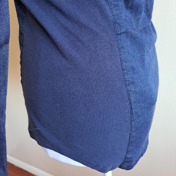 Guess Women's Blue Demin V Neck Button down Shirt Top Size S - Picture 12 of 15